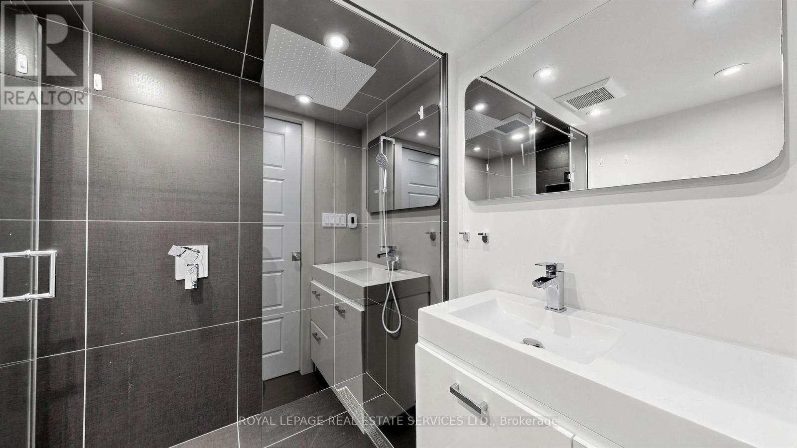 285 Bronte Road, Oakville, ON - Indoor Photo Showing Bathroom