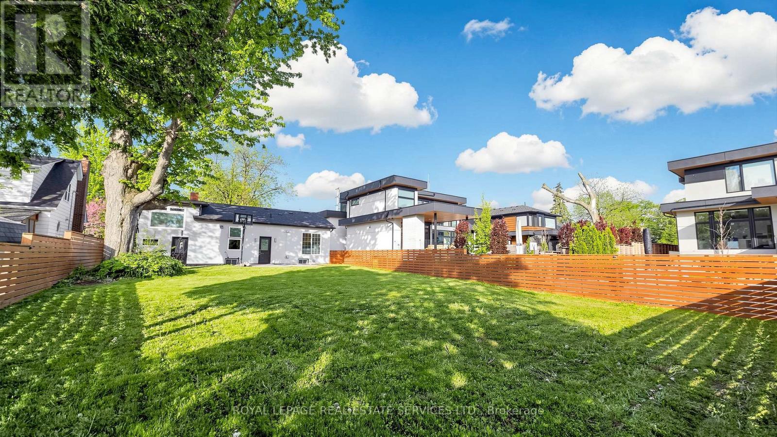 285 Bronte Road, Oakville, ON - Outdoor