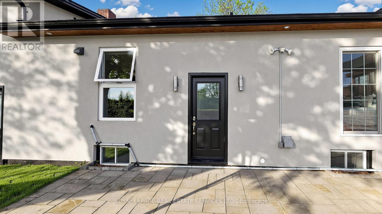 285 Bronte Road, Oakville, ON - Outdoor