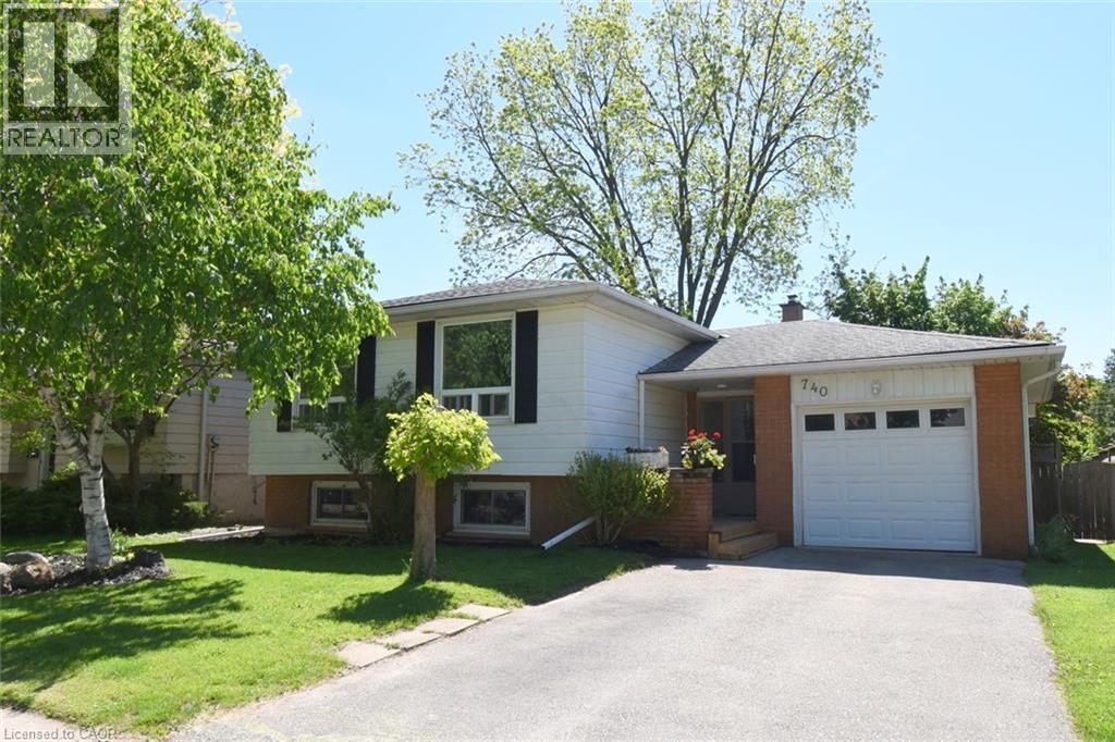 740 Hyde Road, Burlington, ON - Outdoor With Facade