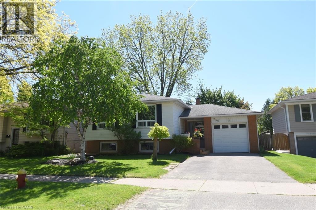 740 Hyde Road, Burlington, ON - Outdoor With Facade
