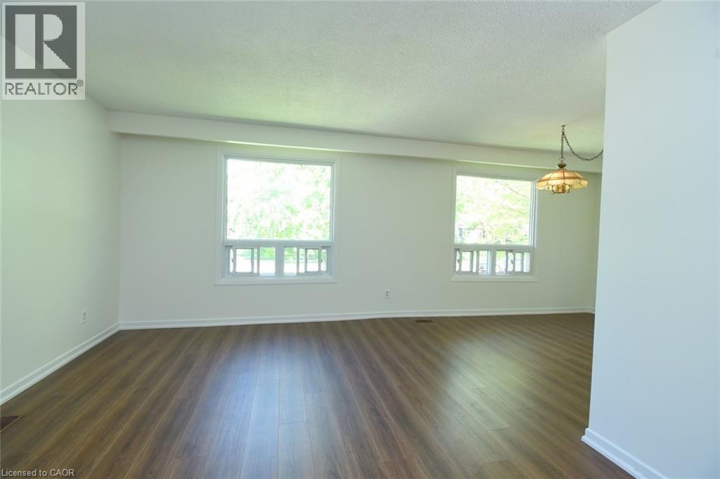740 Hyde Road, Burlington, ON - Indoor Photo Showing Other Room