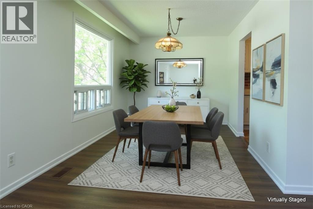 740 Hyde Road, Burlington, ON - Indoor Photo Showing Dining Room