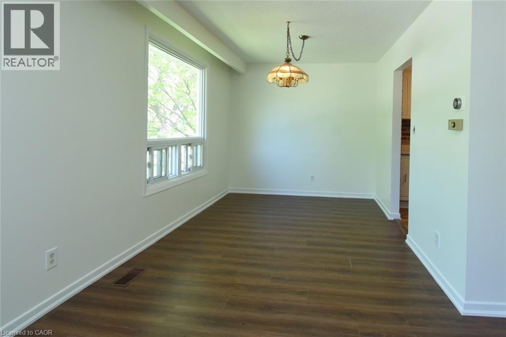 740 Hyde Road, Burlington, ON - Indoor Photo Showing Other Room