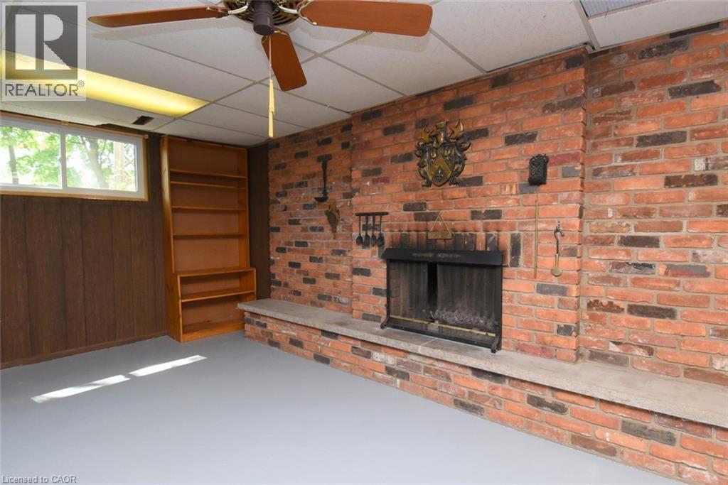740 Hyde Road, Burlington, ON - Indoor With Fireplace