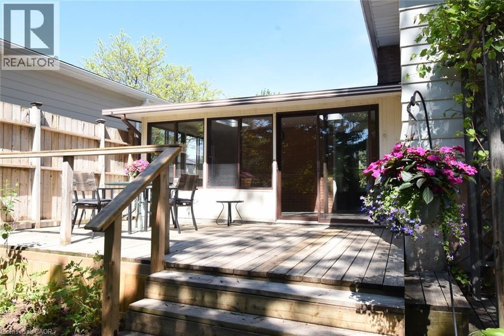740 Hyde Road, Burlington, ON - Outdoor