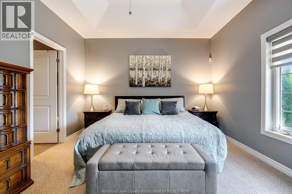 6107 Tiburon Crescent, Windsor, ON - Indoor Photo Showing Bedroom