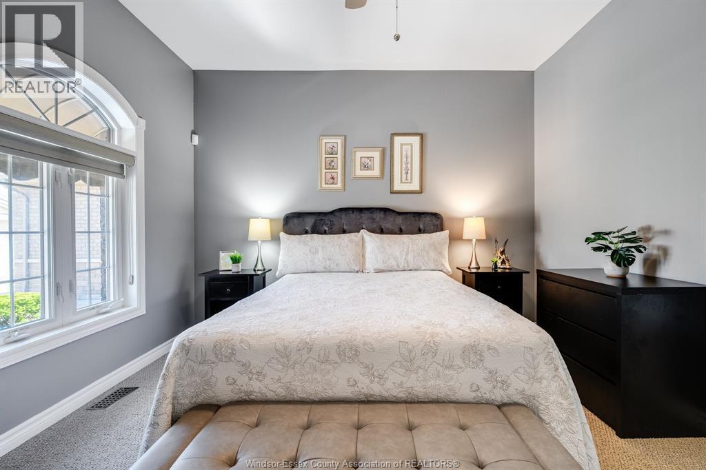 6107 Tiburon Crescent, Windsor, ON - Indoor Photo Showing Bedroom