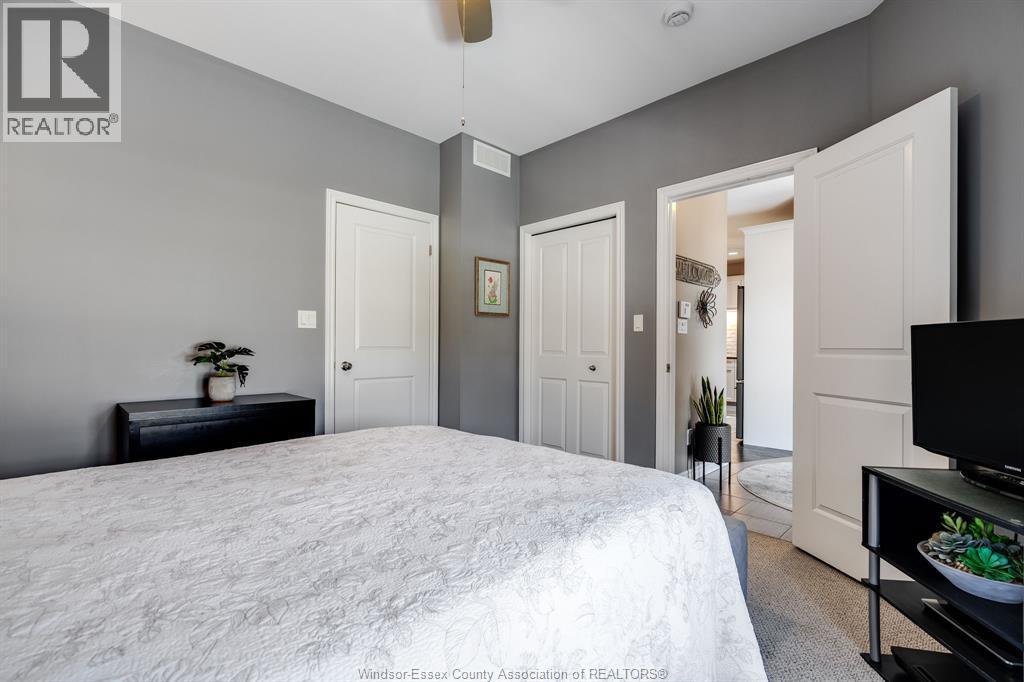 6107 Tiburon Crescent, Windsor, ON - Indoor Photo Showing Bedroom