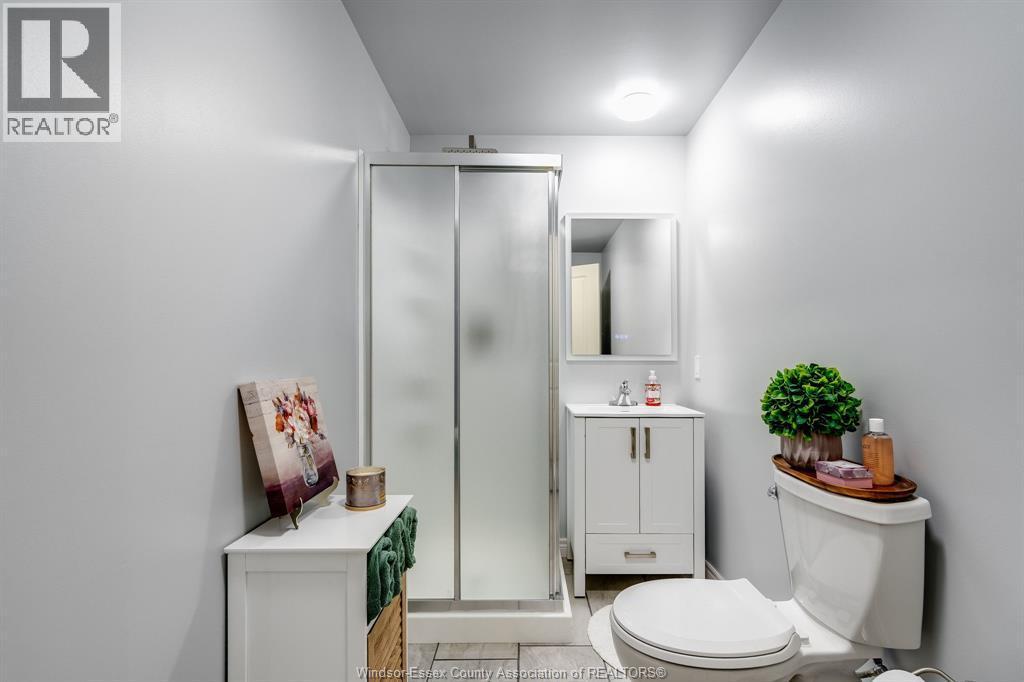 6107 Tiburon Crescent, Windsor, ON - Indoor Photo Showing Bathroom