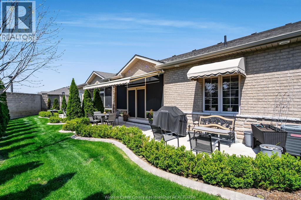 6107 Tiburon Crescent, Windsor, ON - Outdoor With Deck Patio Veranda
