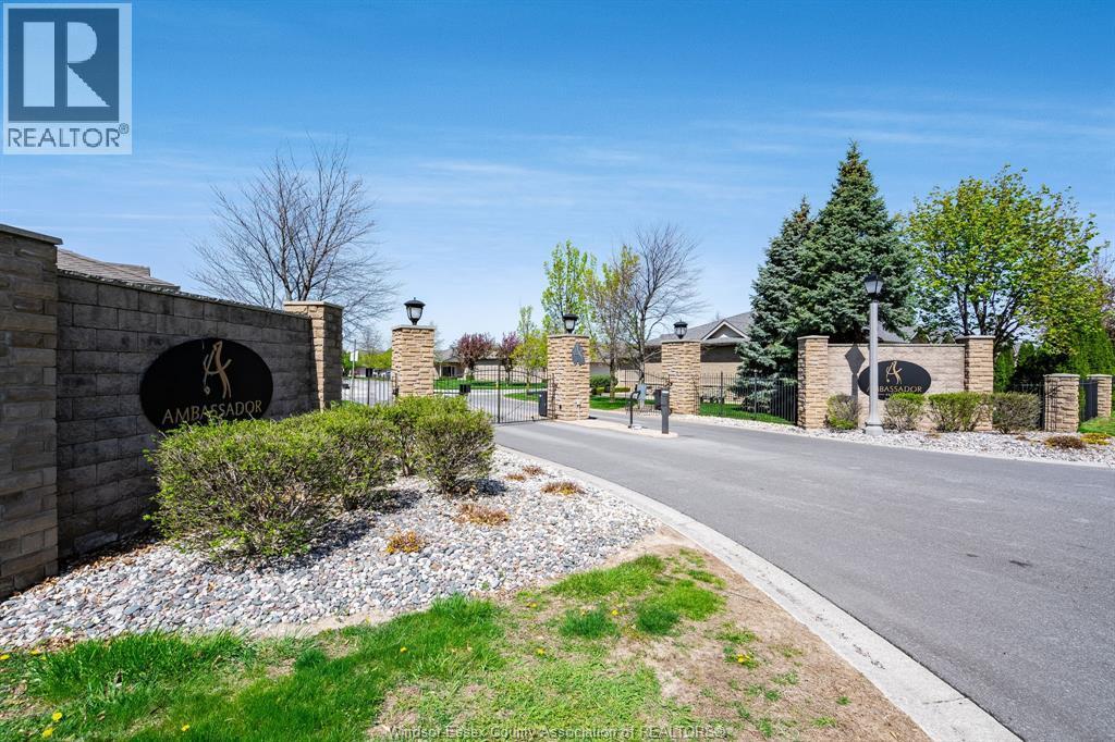 6107 Tiburon Crescent, Windsor, ON - Outdoor