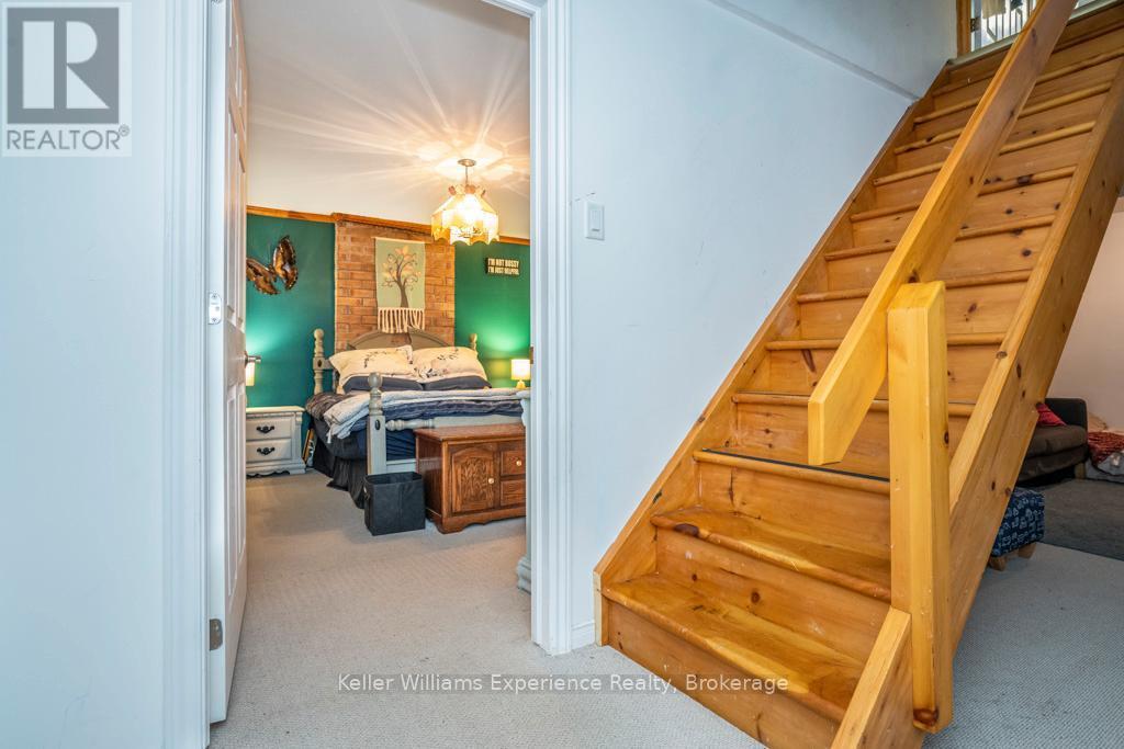 14 Oneida Crescent, Tiny, ON - Indoor Photo Showing Other Room