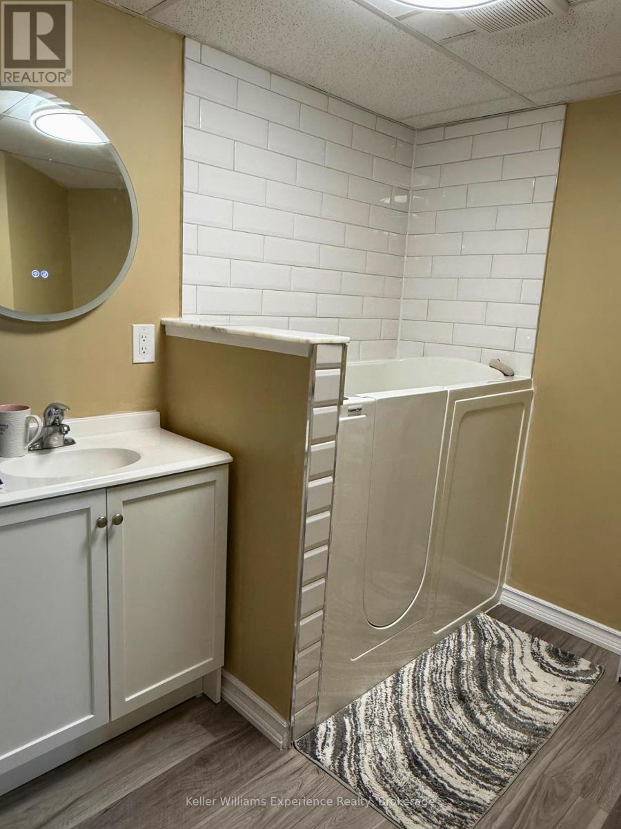 14 Oneida Crescent, Tiny, ON - Indoor