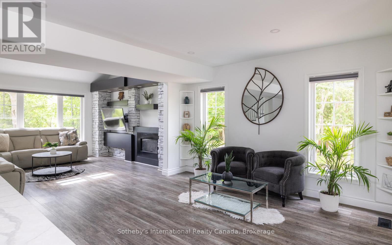 129 Bass Line, Oro-Medonte (Prices Corners), ON - Indoor Photo Showing Living Room With Fireplace