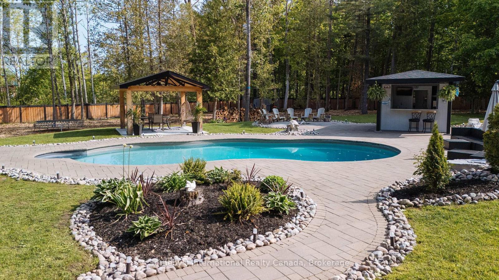 129 Bass Line, Oro-Medonte (Prices Corners), ON - Outdoor With In Ground Pool With Deck Patio Veranda With Backyard