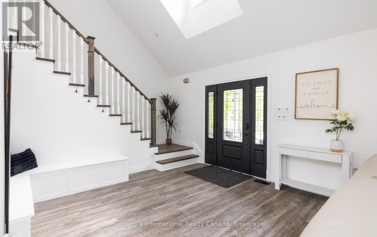 129 Bass Line, Oro-Medonte (Prices Corners), ON - Indoor Photo Showing Other Room