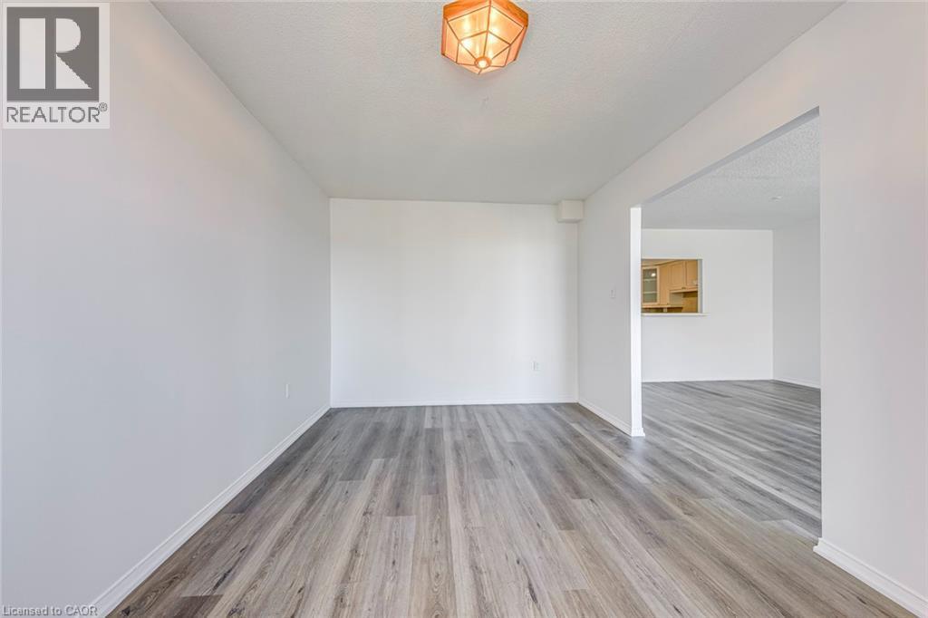 1270 Maple Crossing Boulevard Unit# 1705, Burlington, ON - Indoor Photo Showing Other Room