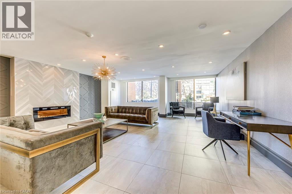 1270 Maple Crossing Boulevard Unit# 1705, Burlington, ON - Indoor