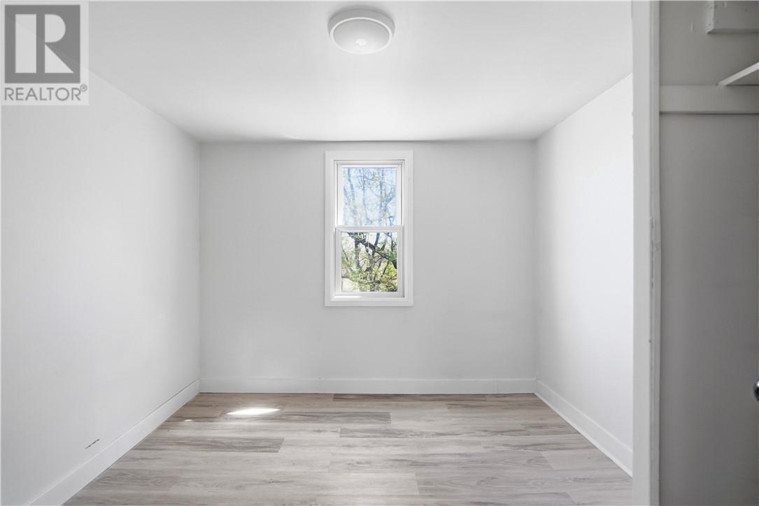 140 Baker Street, Sudbury, ON - Indoor Photo Showing Other Room