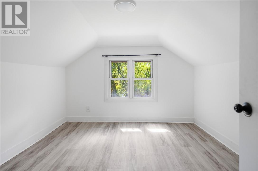 140 Baker Street, Sudbury, ON - Indoor Photo Showing Other Room