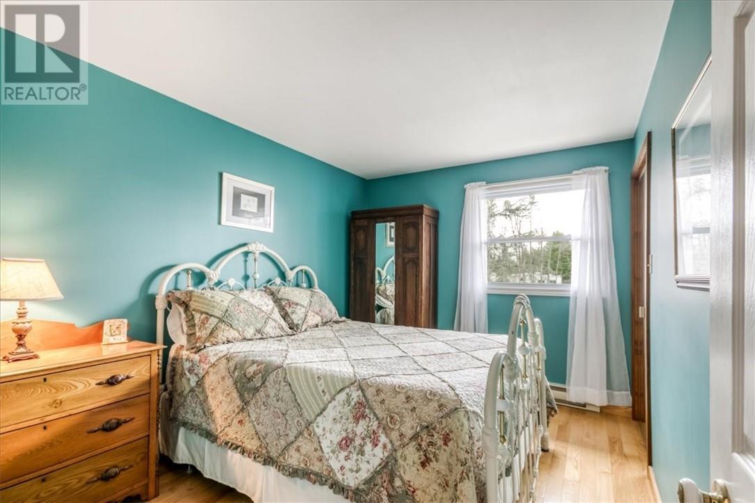 82A Pennie Avenue, Tehkummah, ON - Indoor Photo Showing Bedroom