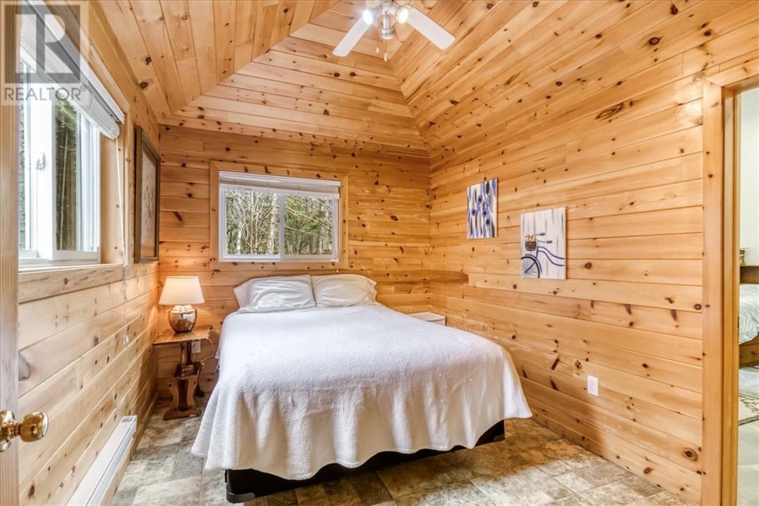 82A Pennie Avenue, Tehkummah, ON - Indoor Photo Showing Bedroom