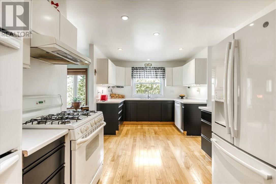 82A Pennie Avenue, Tehkummah, ON - Indoor Photo Showing Kitchen With Double Sink