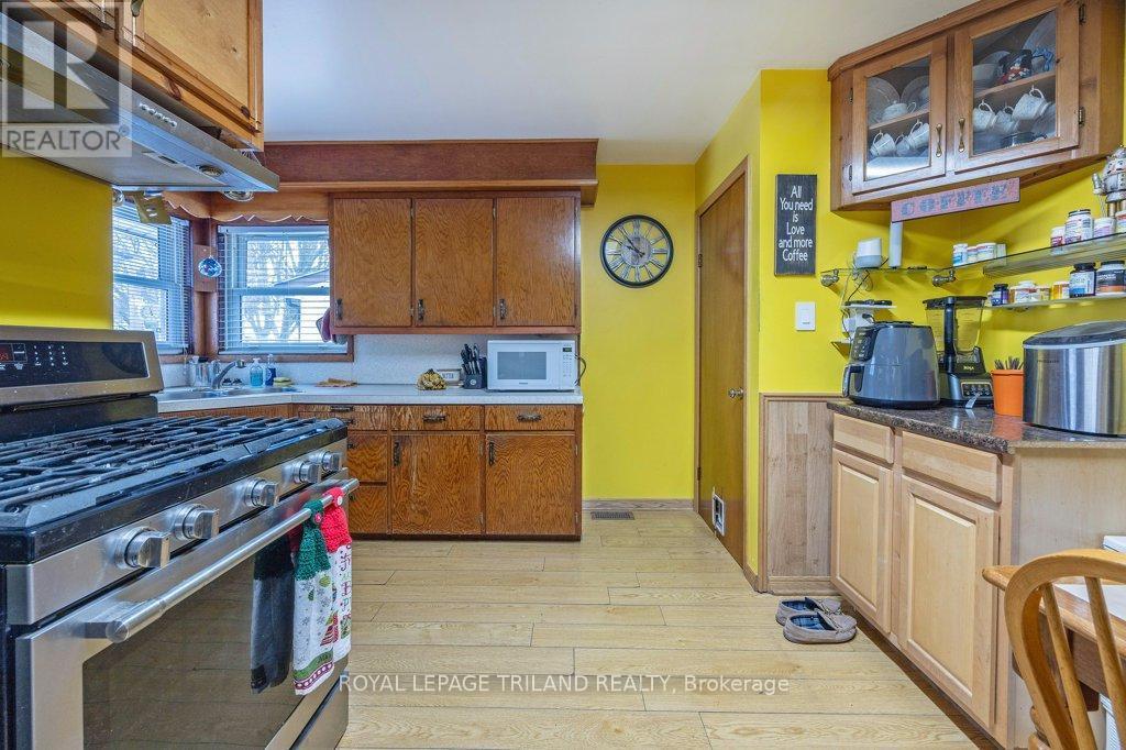 8 Weldon Avenue, St. Thomas, ON - Indoor Photo Showing Kitchen