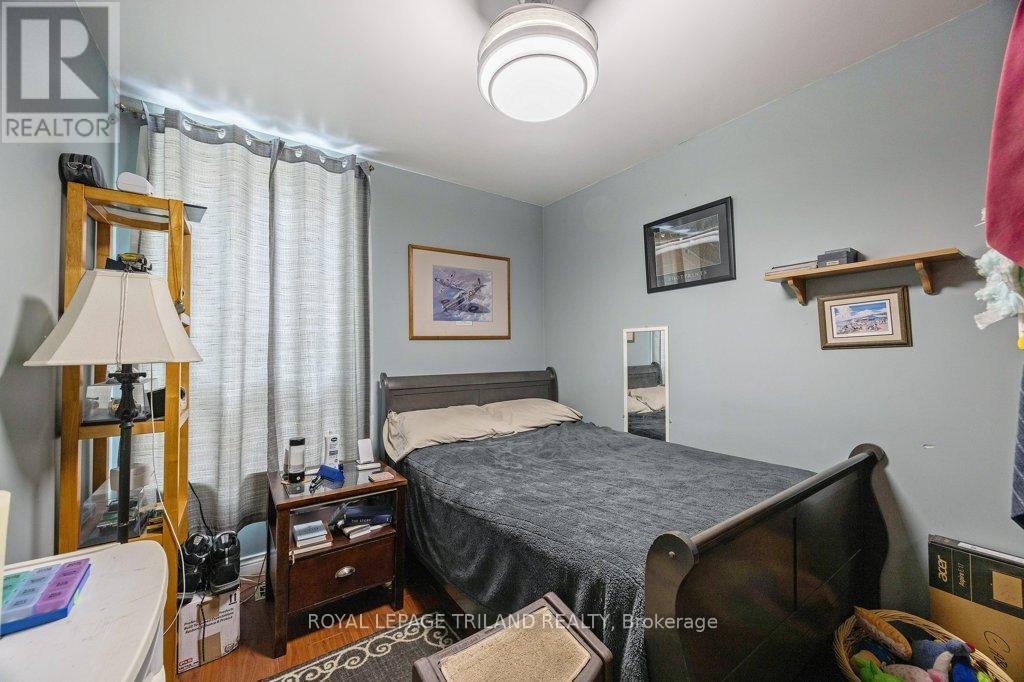 8 Weldon Avenue, St. Thomas, ON - Indoor Photo Showing Bedroom