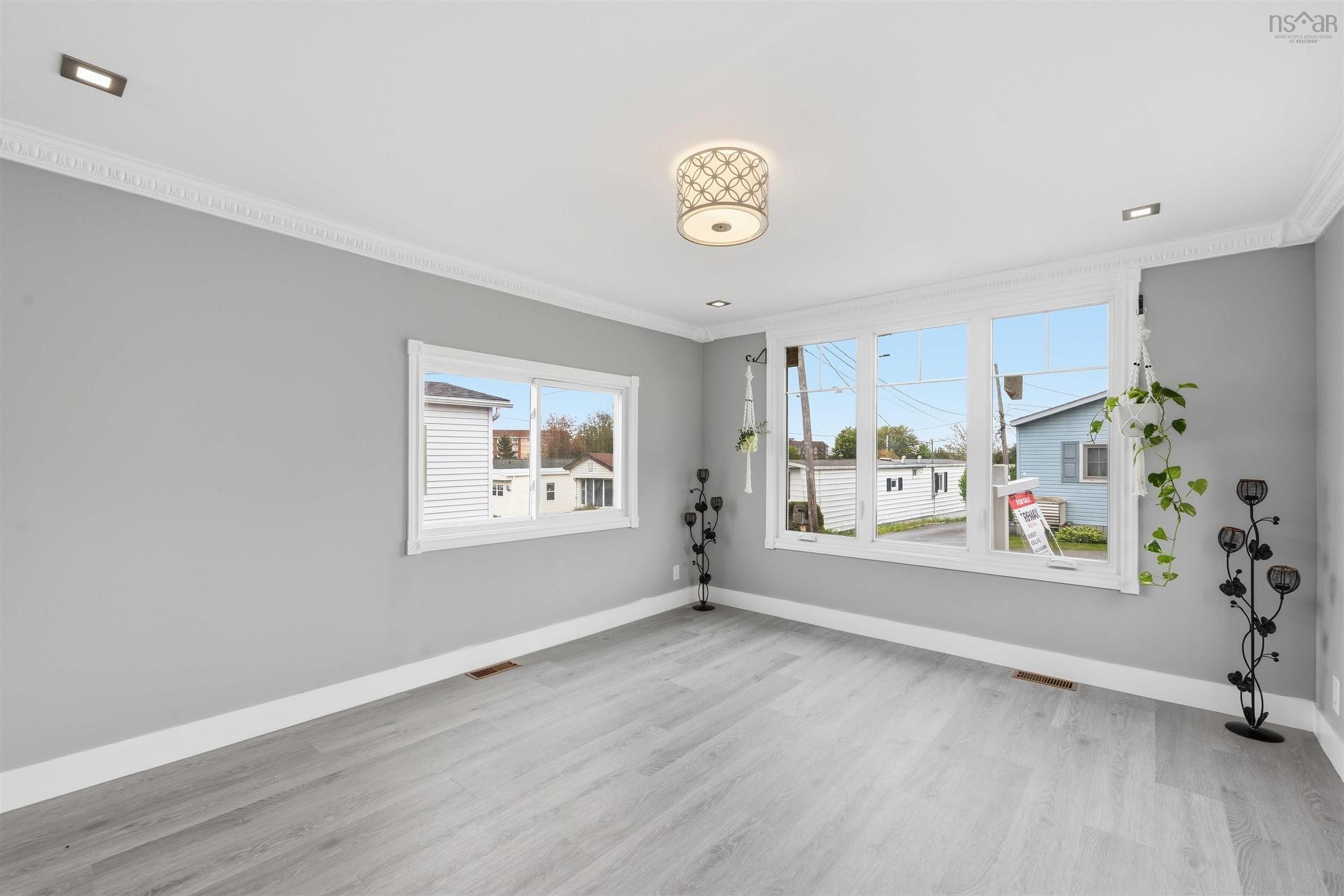 1 Bishop Avenue, Dartmouth, NS