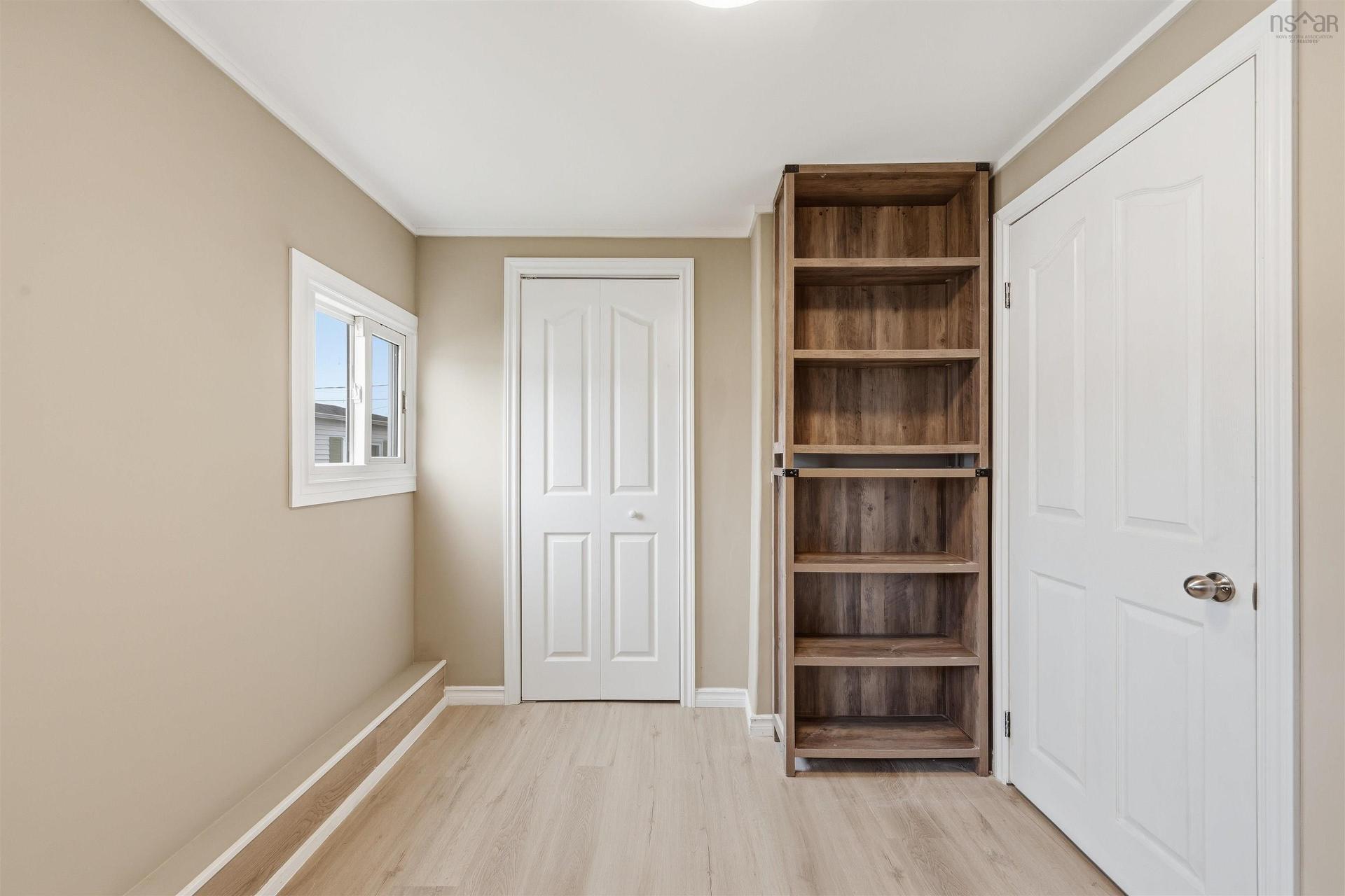 1 Bishop Avenue, Dartmouth, NS