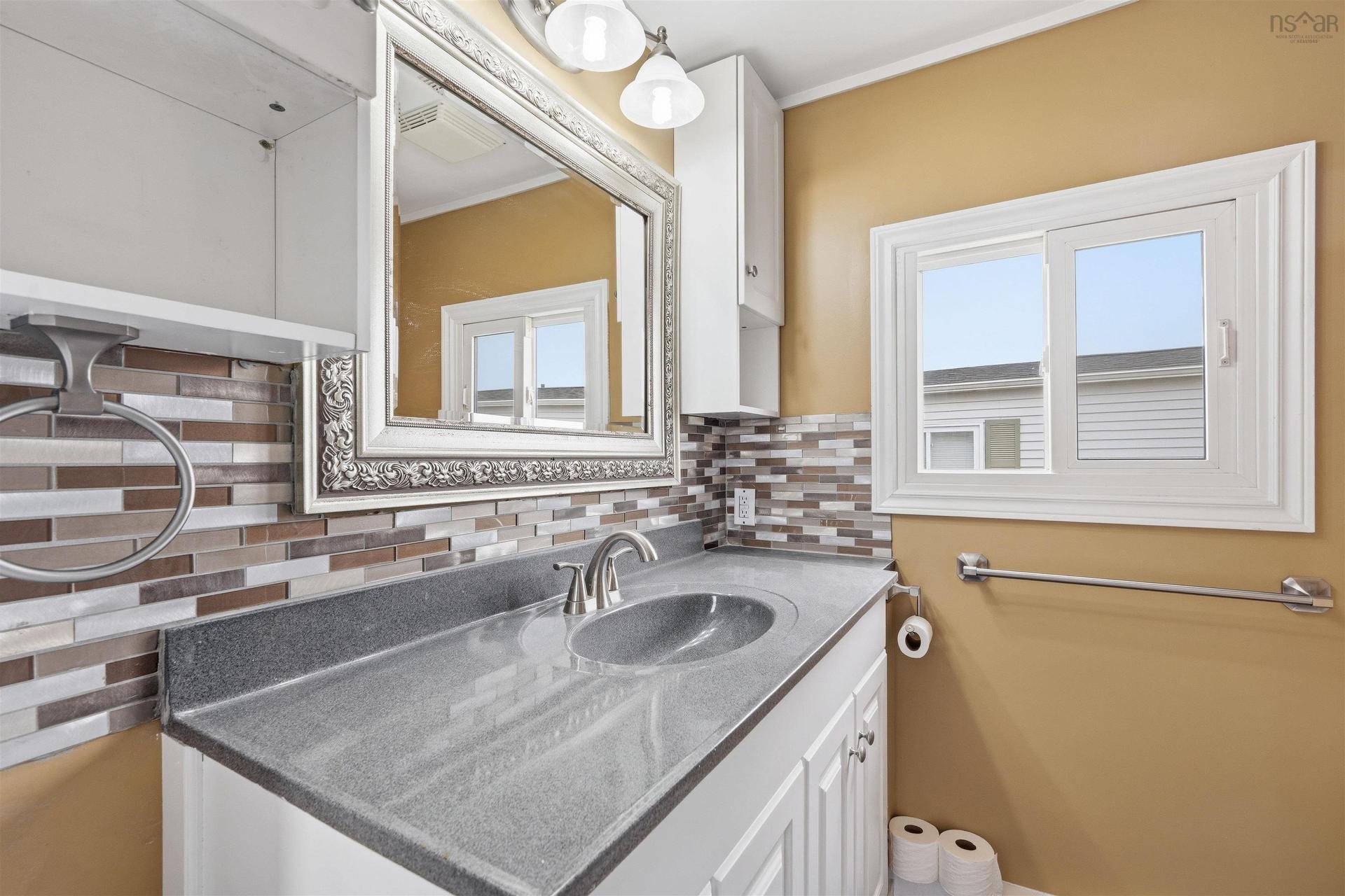 1 Bishop Avenue, Dartmouth, NS