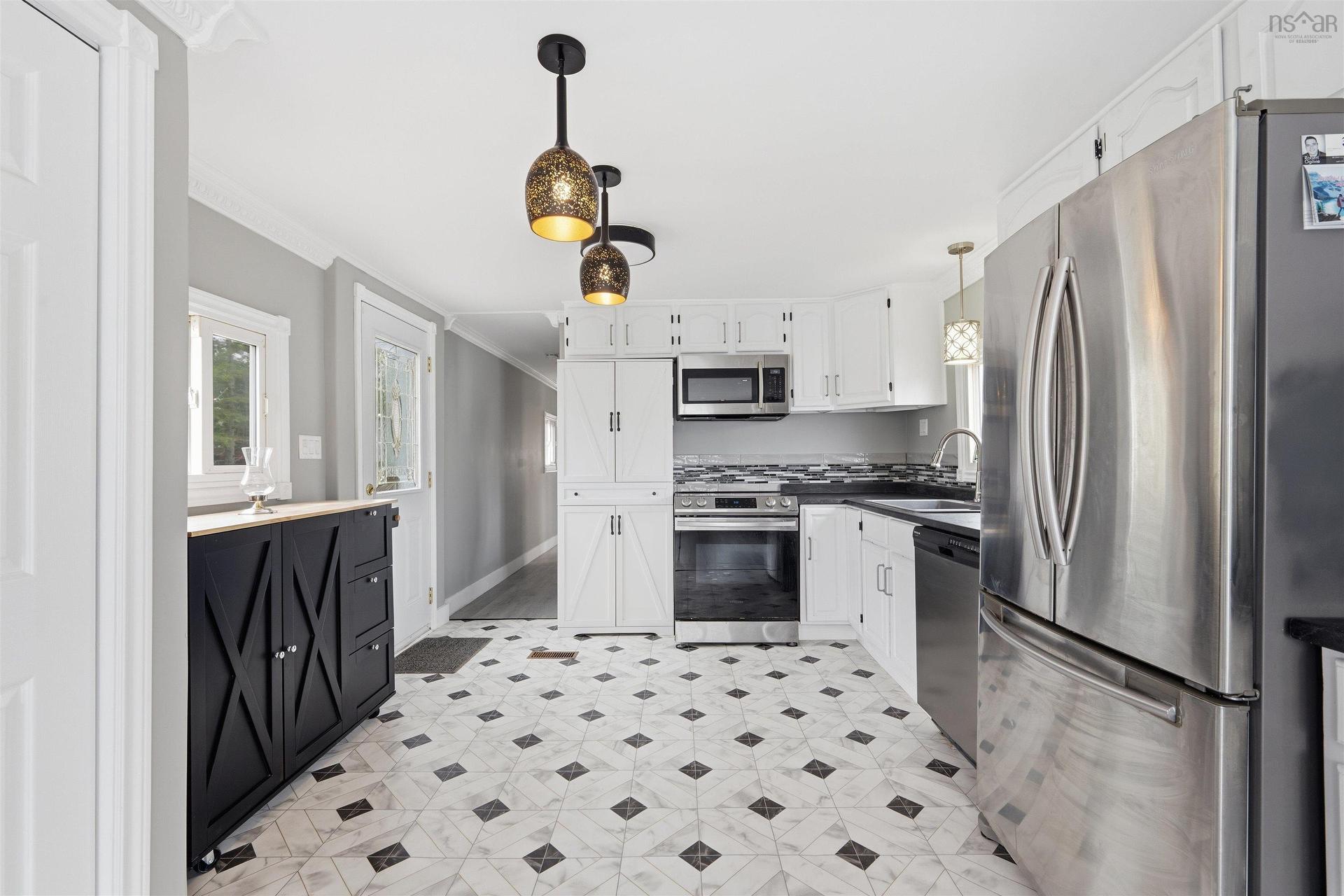 1 Bishop Avenue, Dartmouth, NS