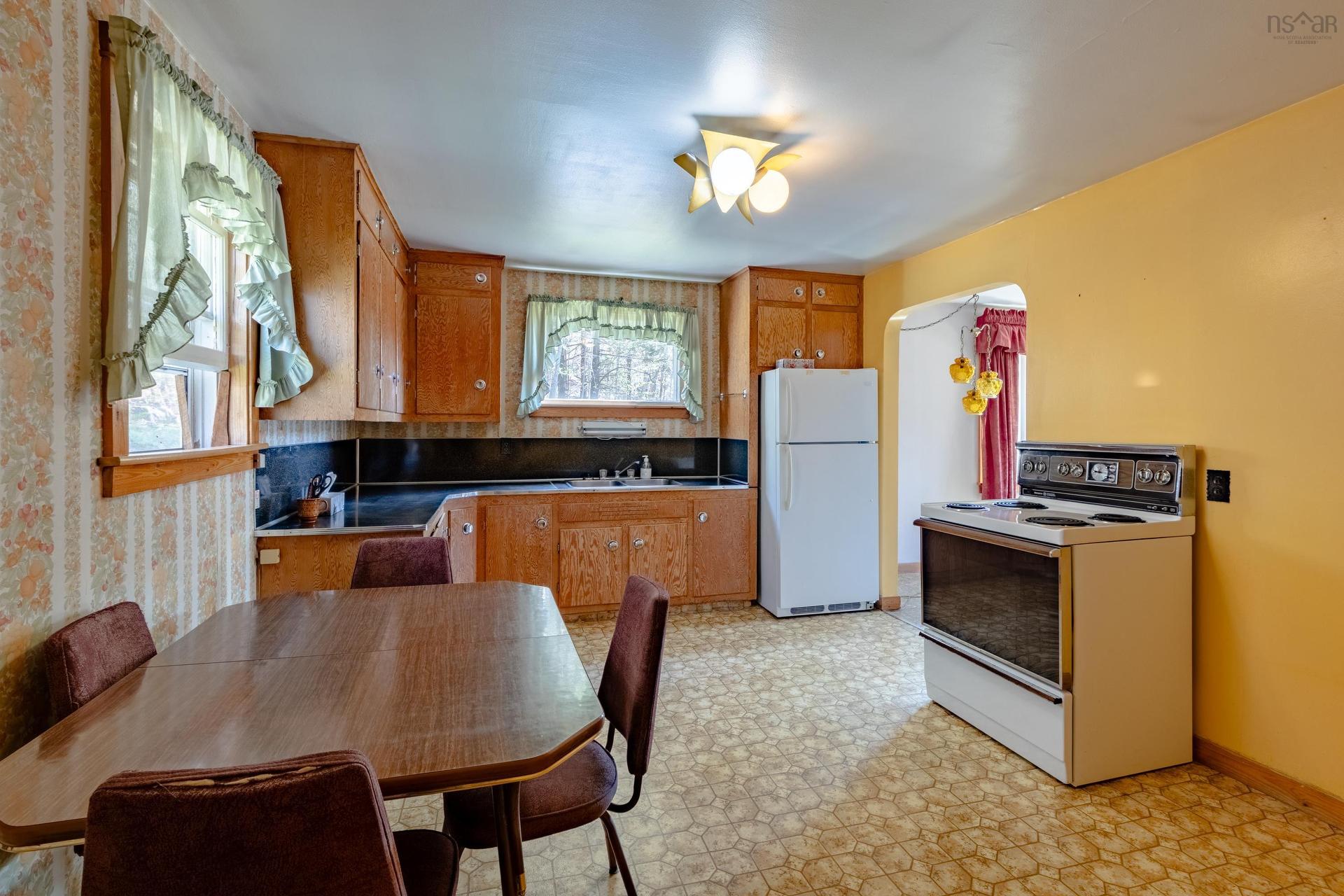 983 Bangor Rd, Bangor, NS - Indoor