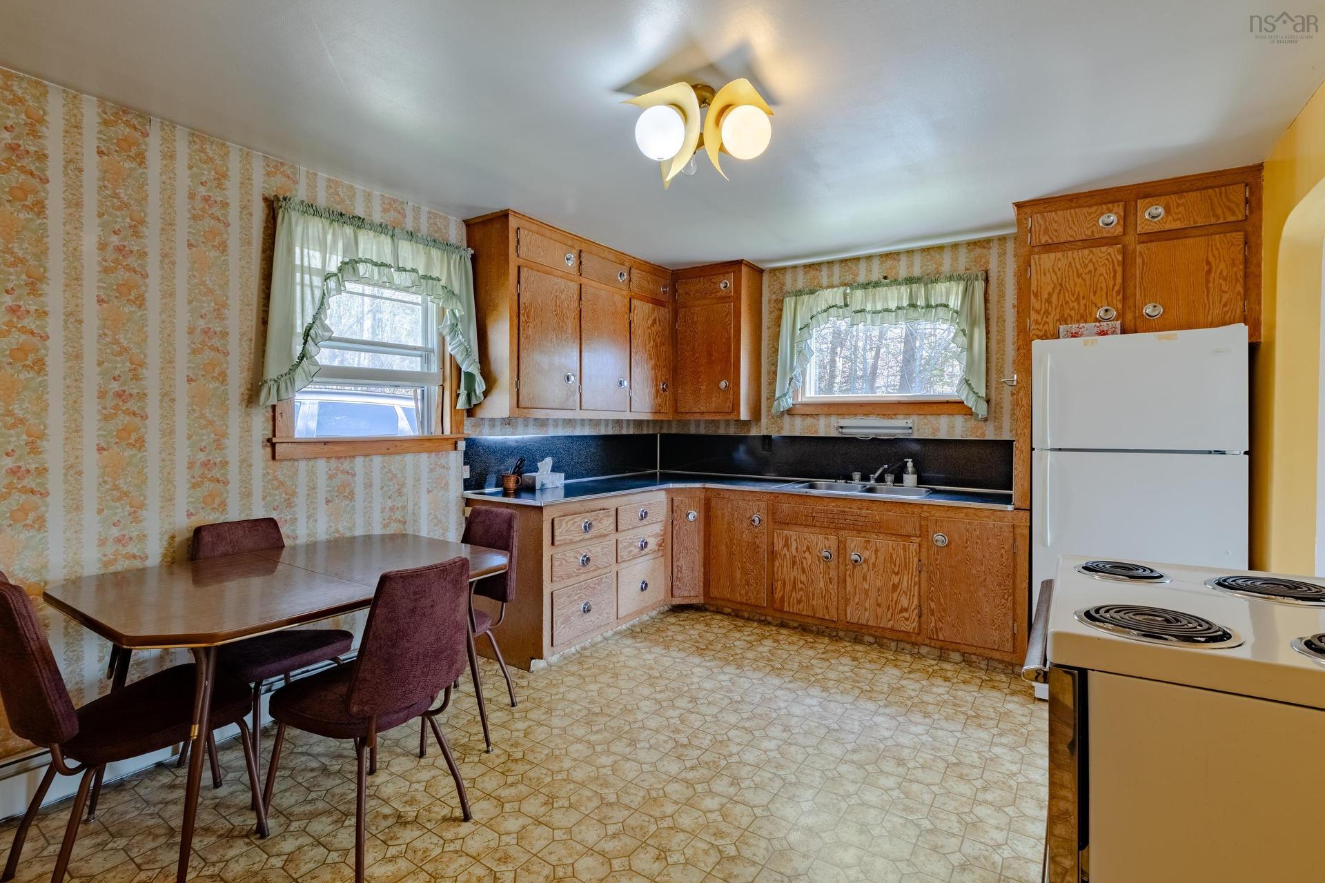983 Bangor Rd, Bangor, NS - Indoor
