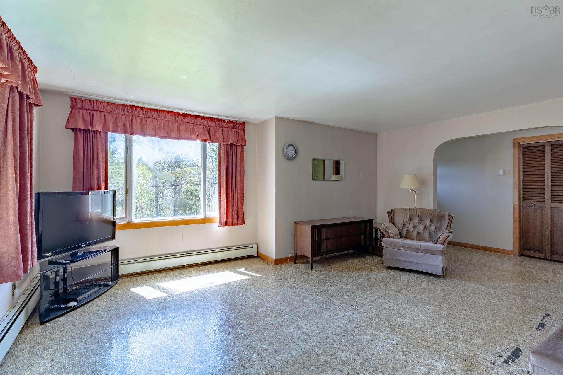 983 Bangor Rd, Bangor, NS - Indoor Photo Showing Living Room