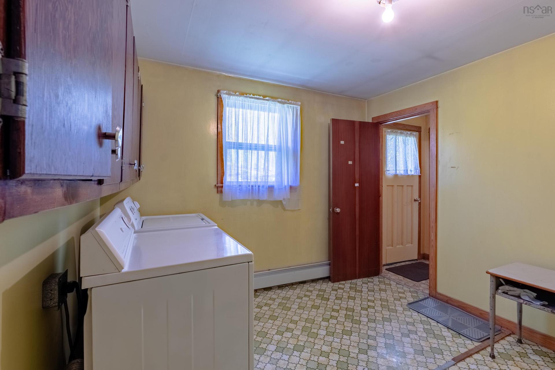 983 Bangor Rd, Bangor, NS - Indoor Photo Showing Laundry Room