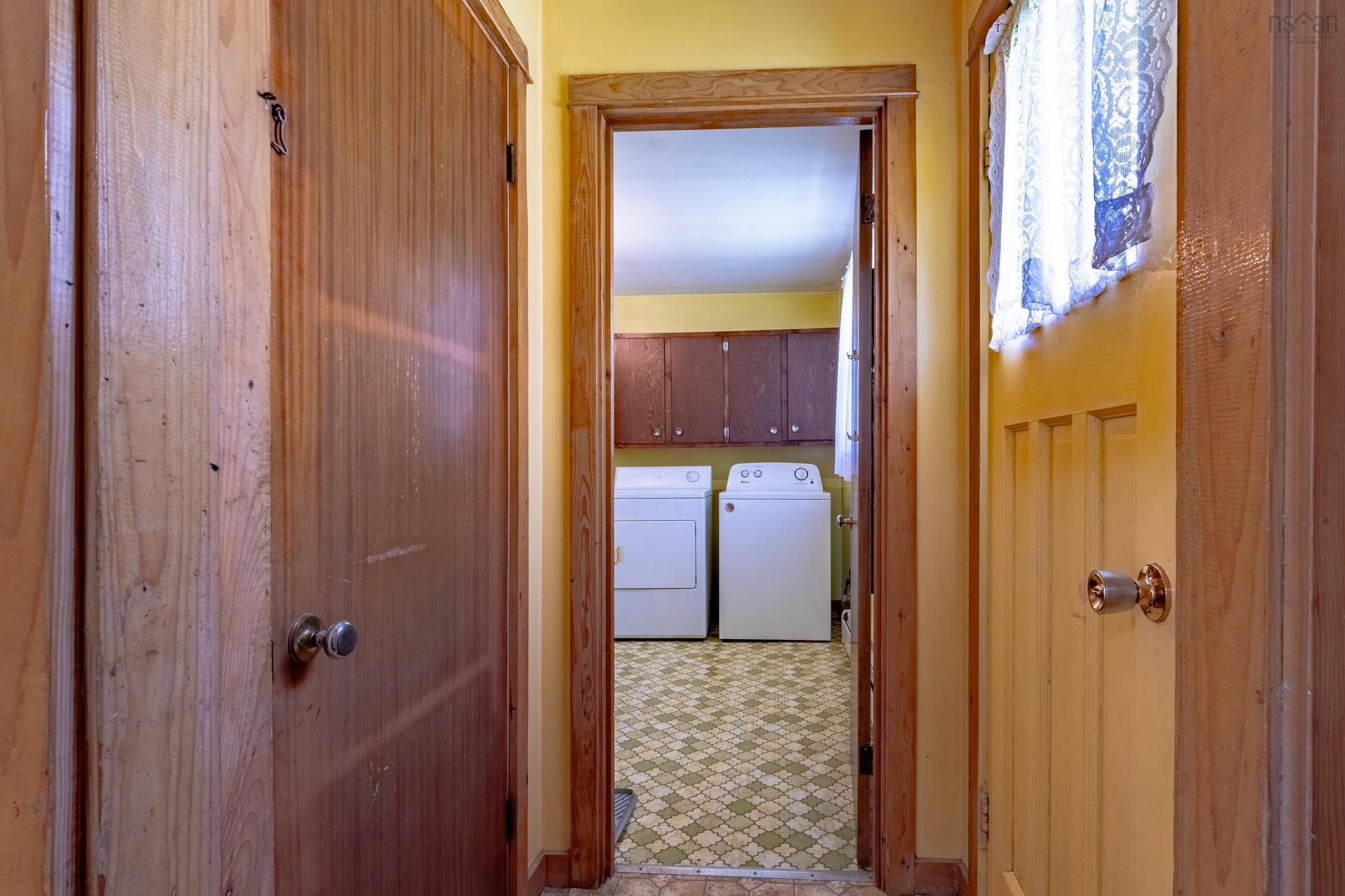 983 Bangor Rd, Bangor, NS - Indoor