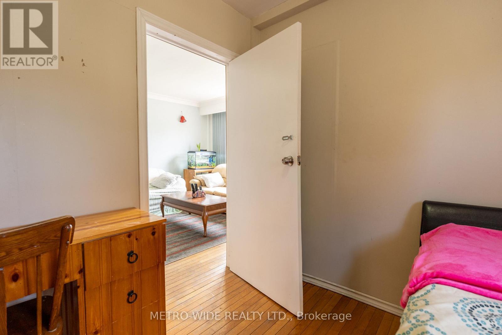 476 First Avenue E, North Bay, ON - Indoor Photo Showing Bedroom