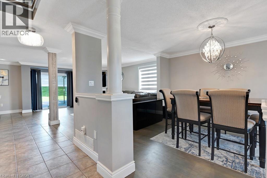 84 Amanda Walk, Cambridge, ON - Indoor Photo Showing Dining Room