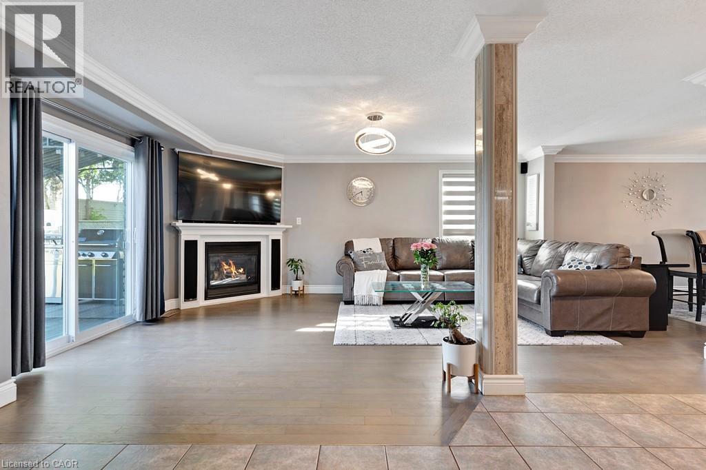 84 Amanda Walk, Cambridge, ON - Indoor Photo Showing Living Room With Fireplace