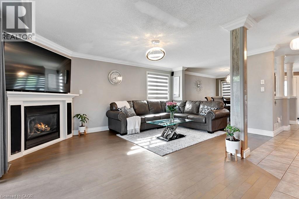 84 Amanda Walk, Cambridge, ON - Indoor Photo Showing Living Room With Fireplace
