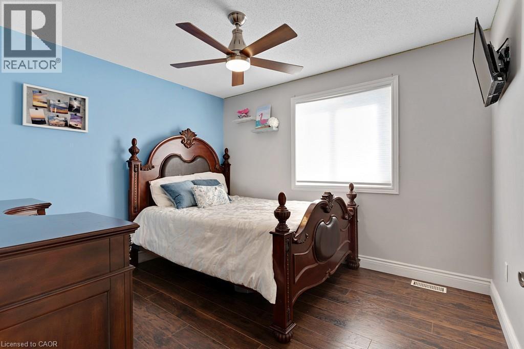 84 Amanda Walk, Cambridge, ON - Indoor Photo Showing Bedroom