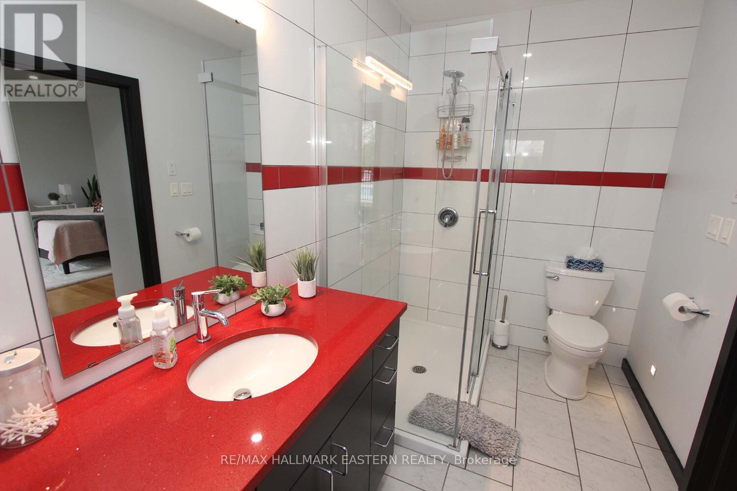 Ensuite - 1483 Webster Road, Douro-Dummer, ON - Indoor Photo Showing Bathroom