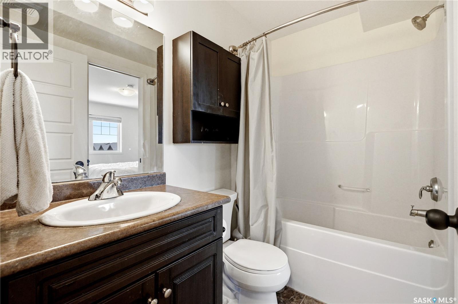 570 150 Langlois Way, Saskatoon, SK - Indoor Photo Showing Bathroom