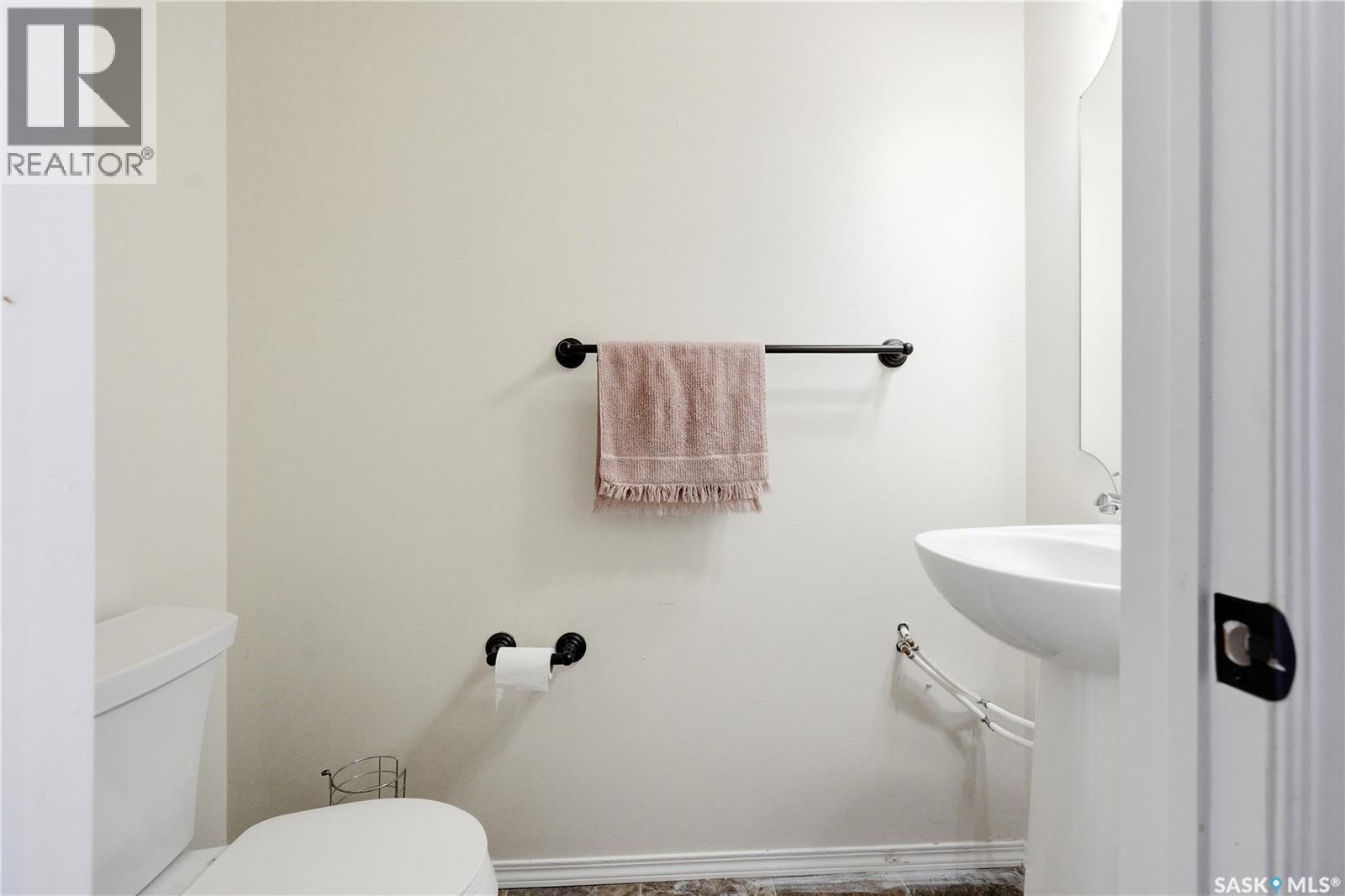 570 150 Langlois Way, Saskatoon, SK - Indoor Photo Showing Bathroom