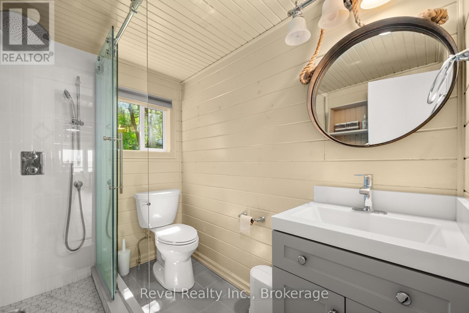 8004 Taits Beach Road, Hamilton Township (Bewdley), ON - Indoor Photo Showing Bathroom