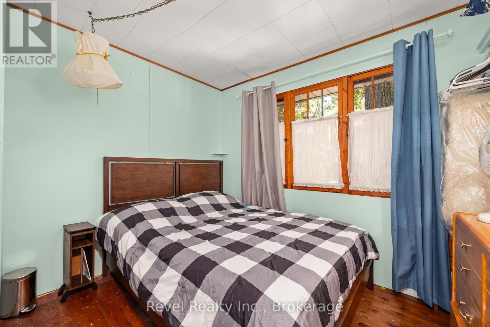 8004 Taits Beach Road, Hamilton Township (Bewdley), ON - Indoor Photo Showing Bedroom