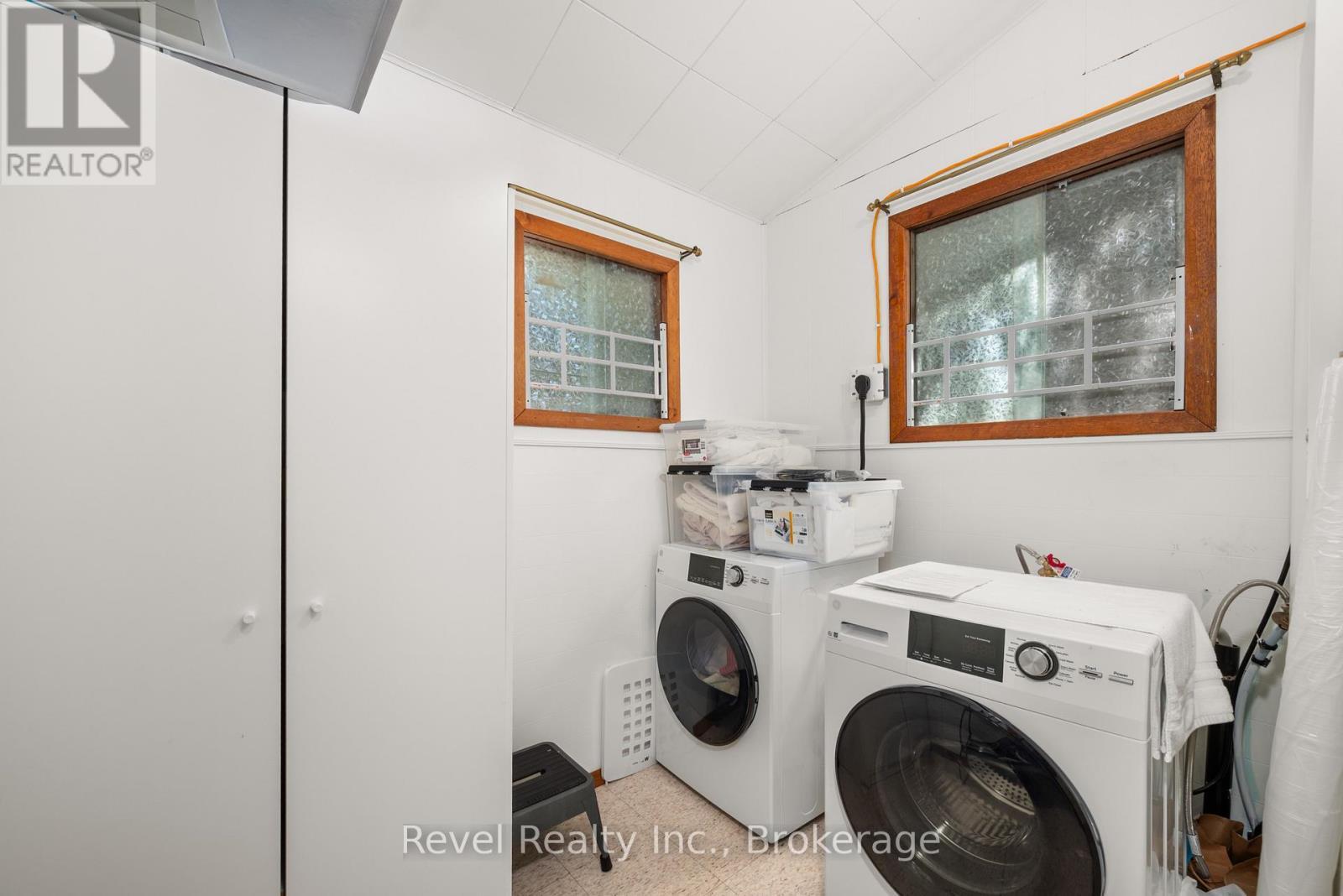 8004 Taits Beach Road, Hamilton Township (Bewdley), ON - Indoor Photo Showing Laundry Room